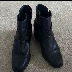 Aerosoles Black Leather Ankle Boots sz 8.5